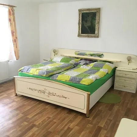 Quarto em Acomodações Particulares Apartman V Rodinnem Dome Jarosov nad Nezarkou