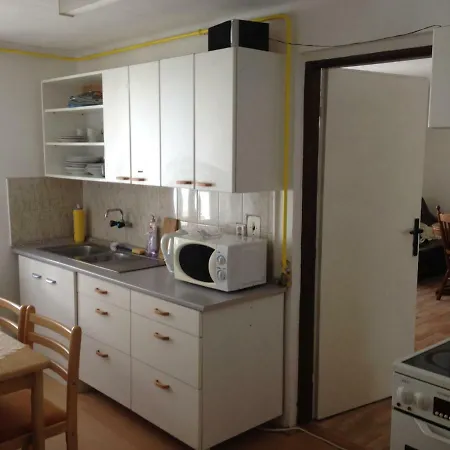 Apartman V Rodinnem Dome * Jarosov nad Nezarkou